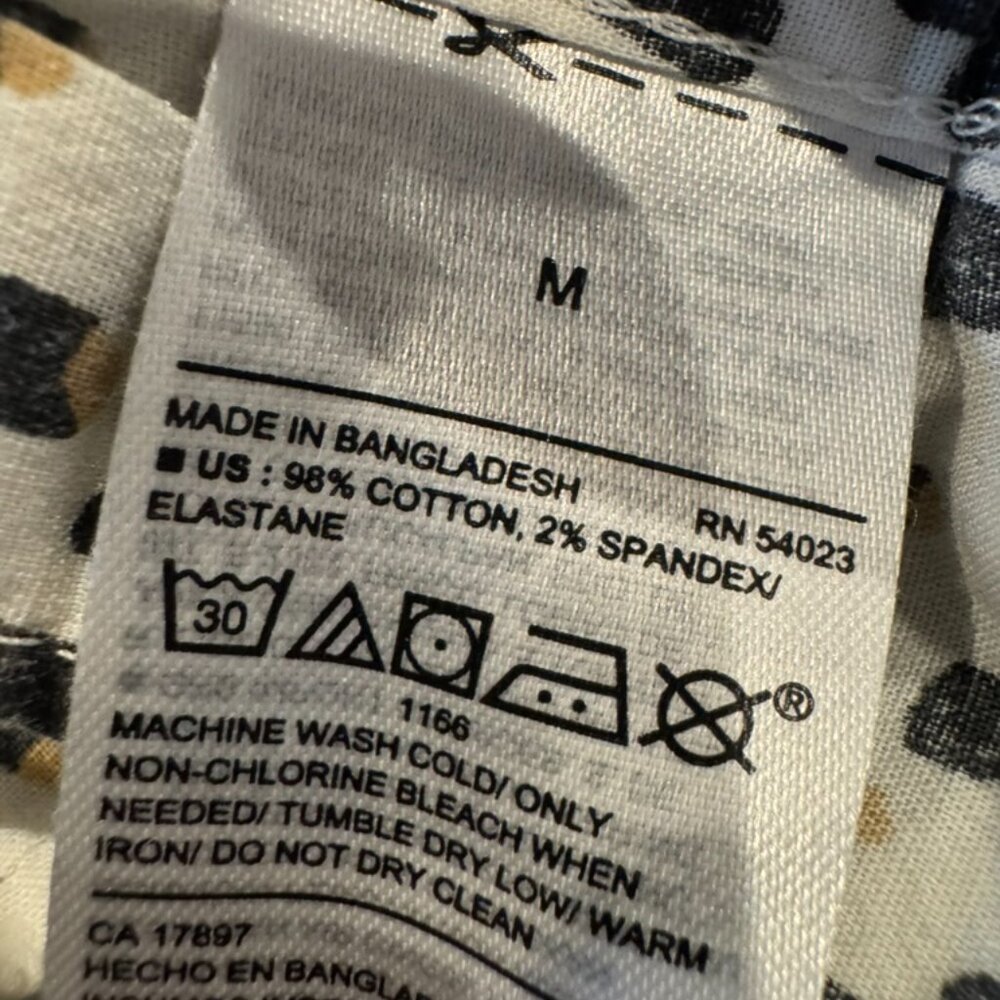 Old Navy Patterned Short Sleeve Button Down - Picture 5 of 6